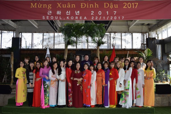 Đại sứ quán Việt Nam tại Hàn Quốc tổ chức Tết Cộng đồng 2017 - ảnh 3